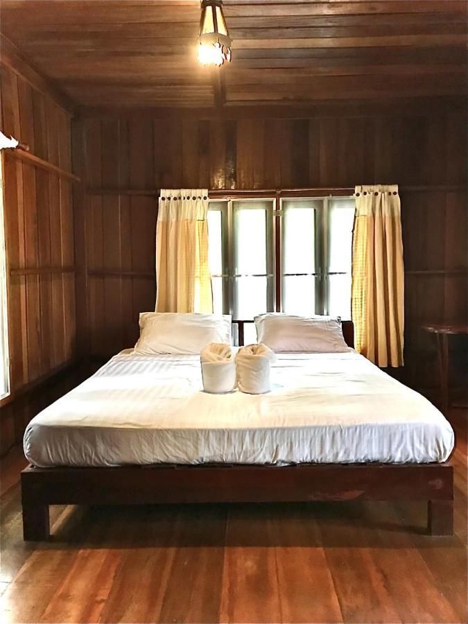 Frog Beach House Koh Phayam Exterior photo