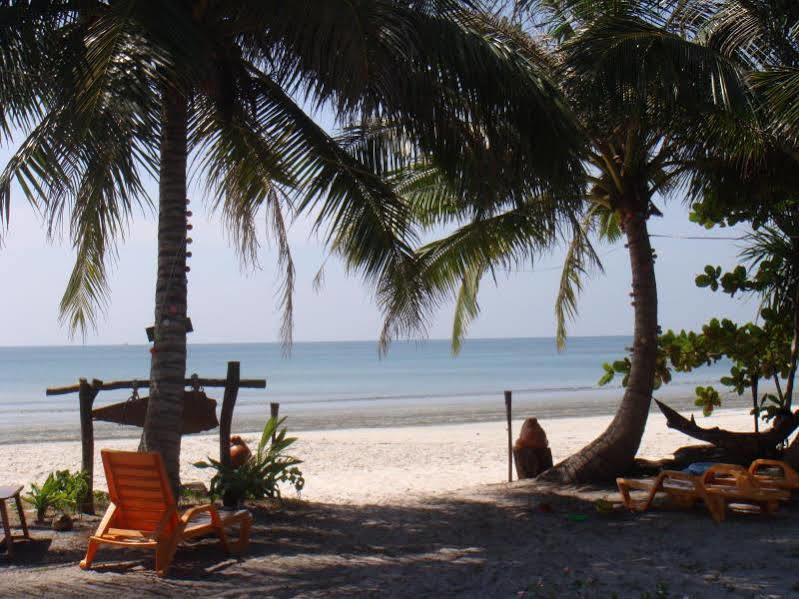 Frog Beach House Koh Phayam Exterior photo