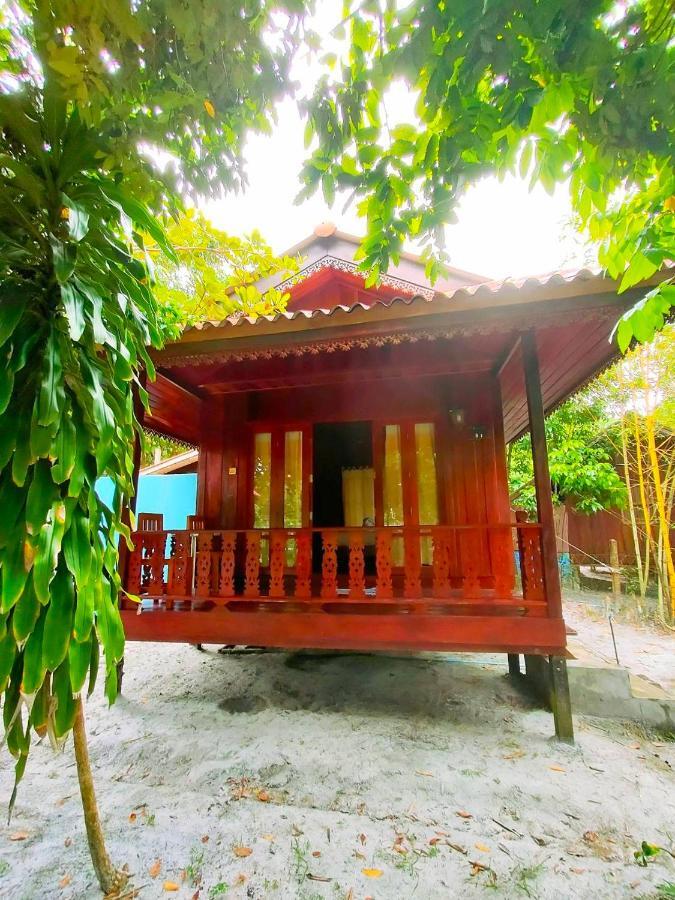 Frog Beach House Koh Phayam Exterior photo
