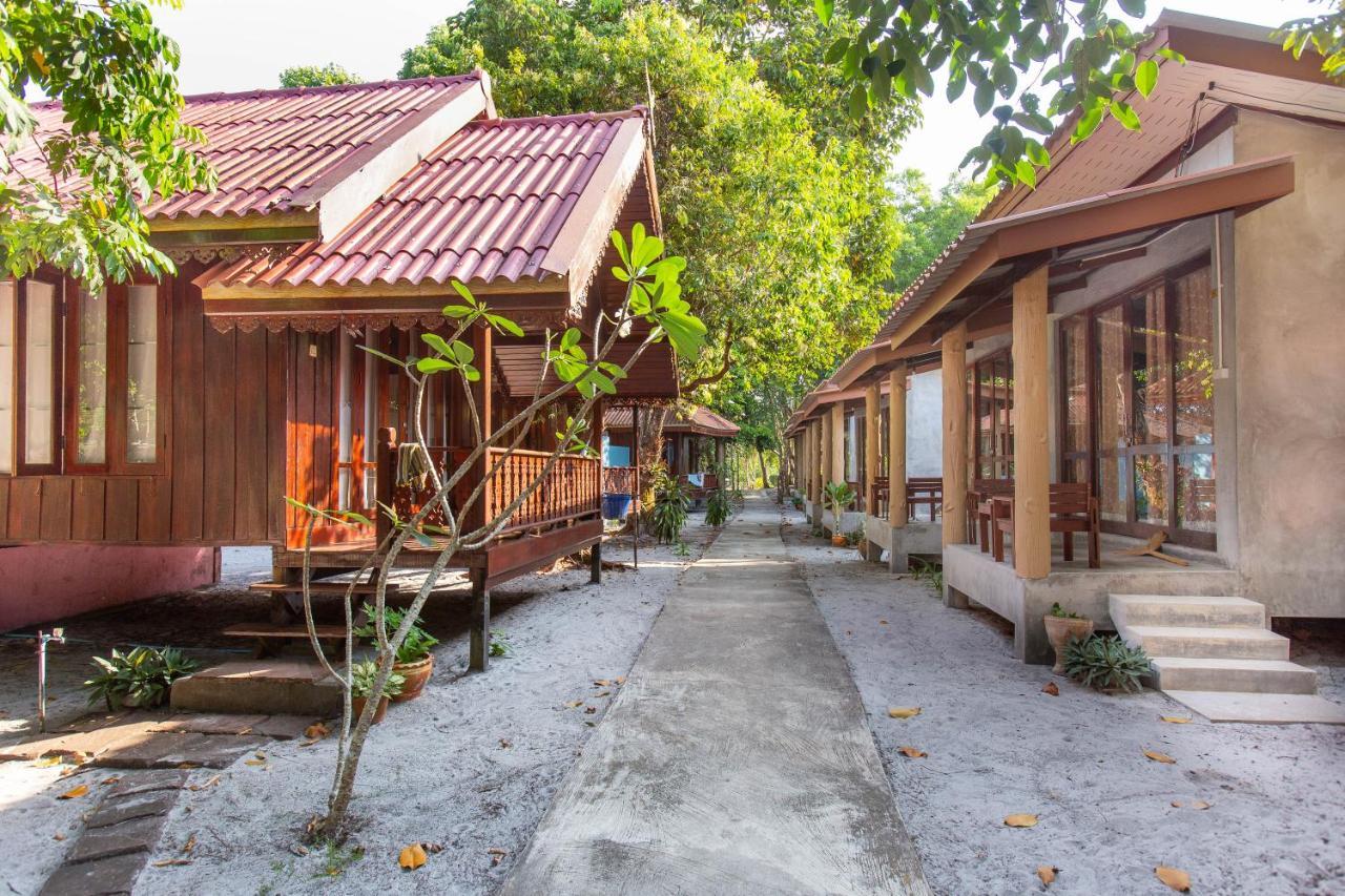 Frog Beach House Koh Phayam Exterior photo